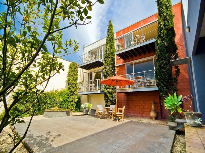 Phoenix Apartments Lorne Exterior photo